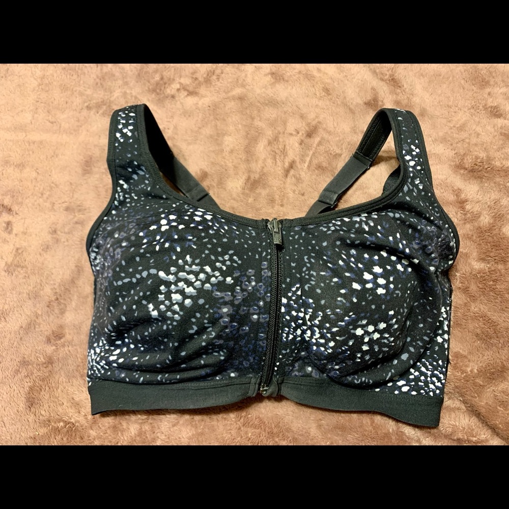 Victoria’s Secret sports bra. 34DDD (34F)
